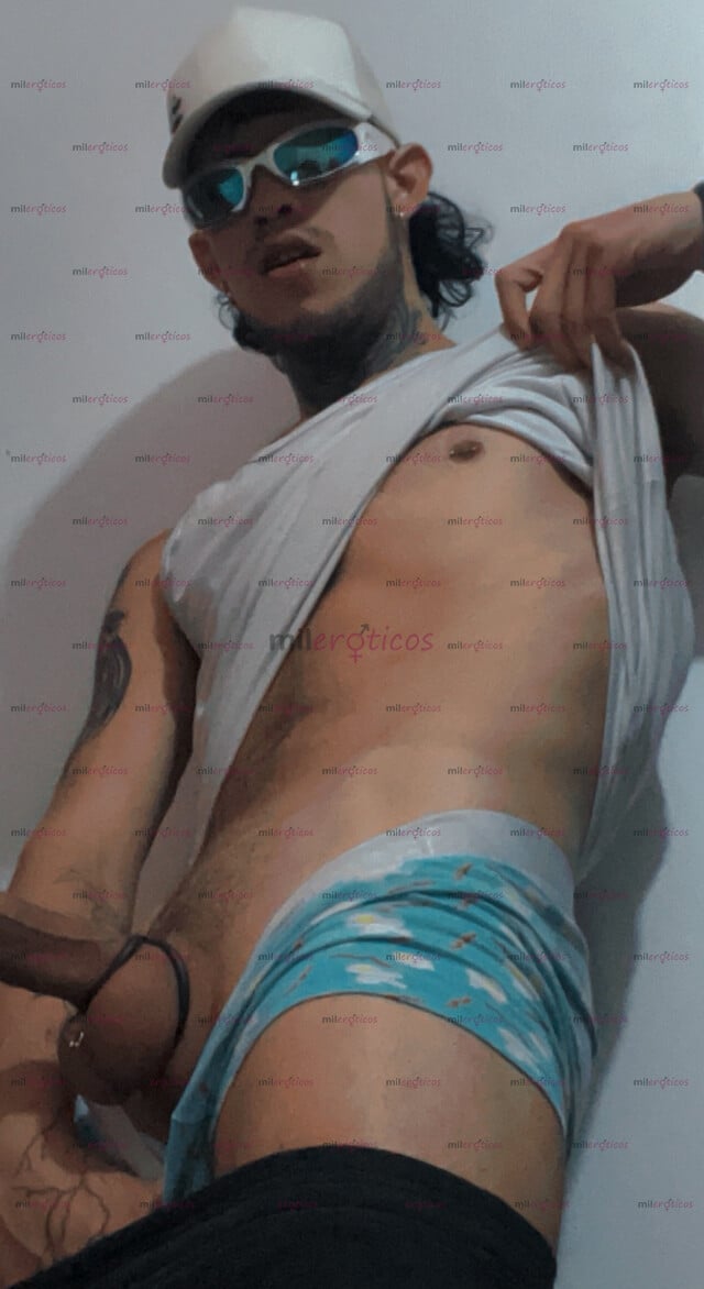FOTOS DE 22 AÑOS, ALTO, TATUADO, VELLUDO, VERGON Y COMPLACIENTE