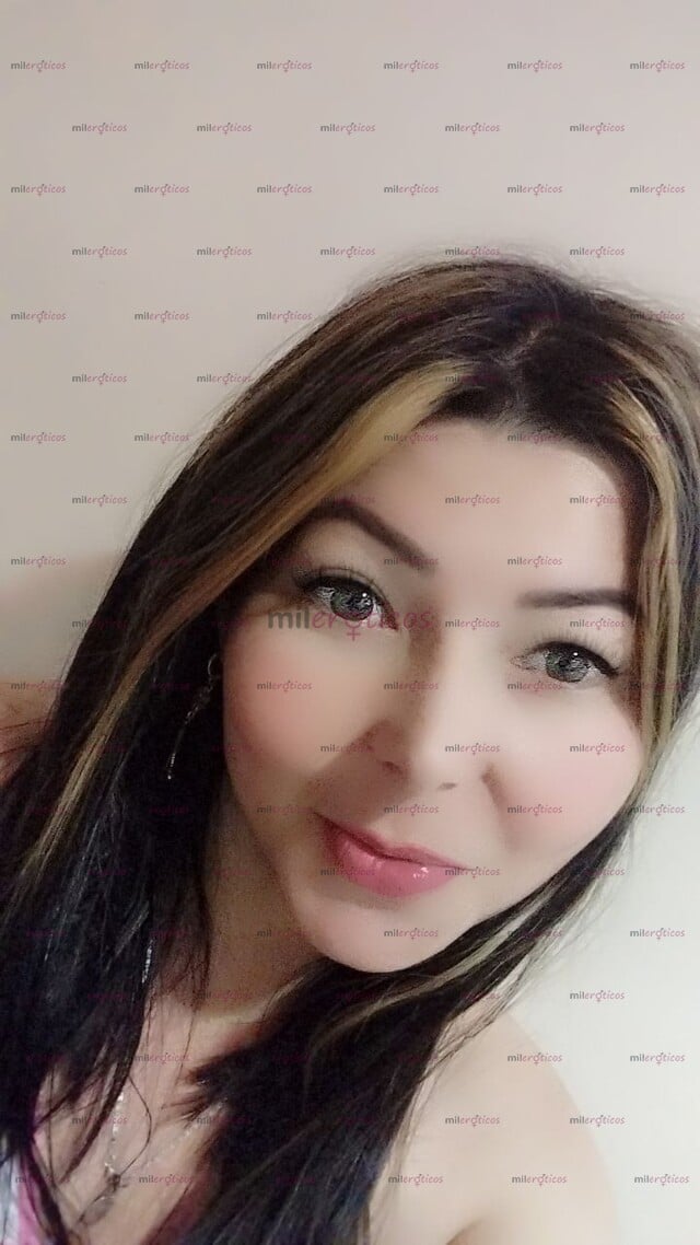 FOTOS DE TODA UN HIT SUPER SENSUAL CARIÑOSA LO MAS BELLO DE LA VITRINA.