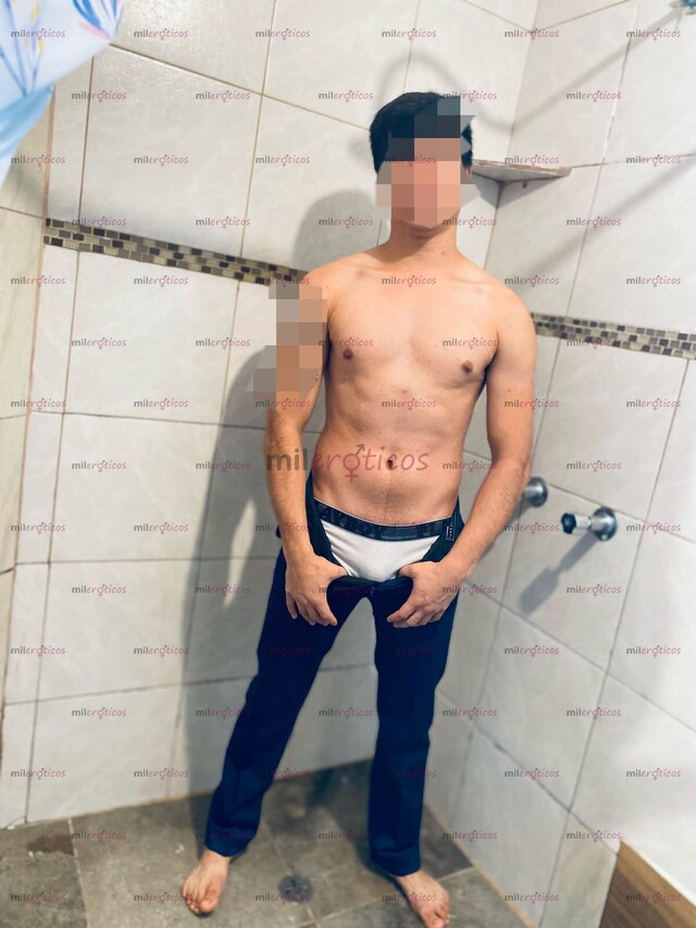 FOTOS DE JOVEN ATRACTIVO CON BUEN PAQUETE Y RICO CUERPO