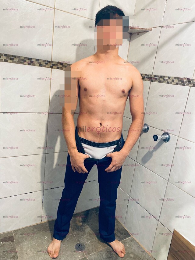 FOTOS DE JOVEN ATRACTIVO CON BUEN PAQUETE Y RICO CUERPO