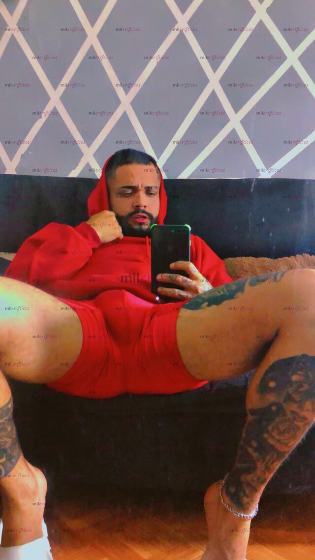 FOTOS DE BARBERO. MORBOSO CORTE DE CABELLO CON MORBO