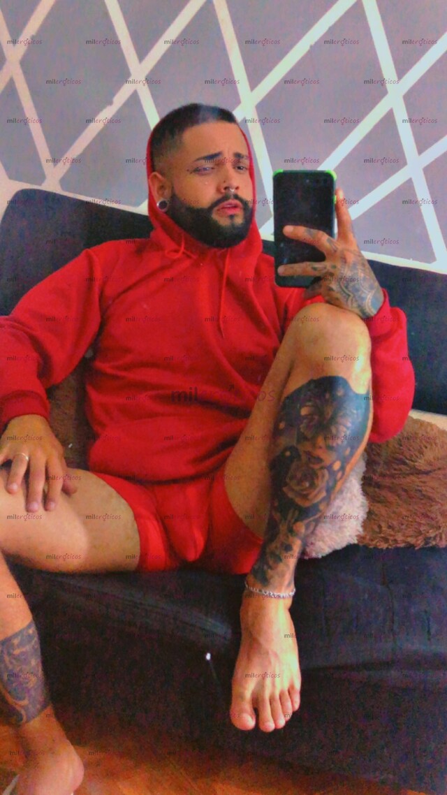 FOTOS DE BARBERO. MORBOSO CORTE DE CABELLO CON MORBO