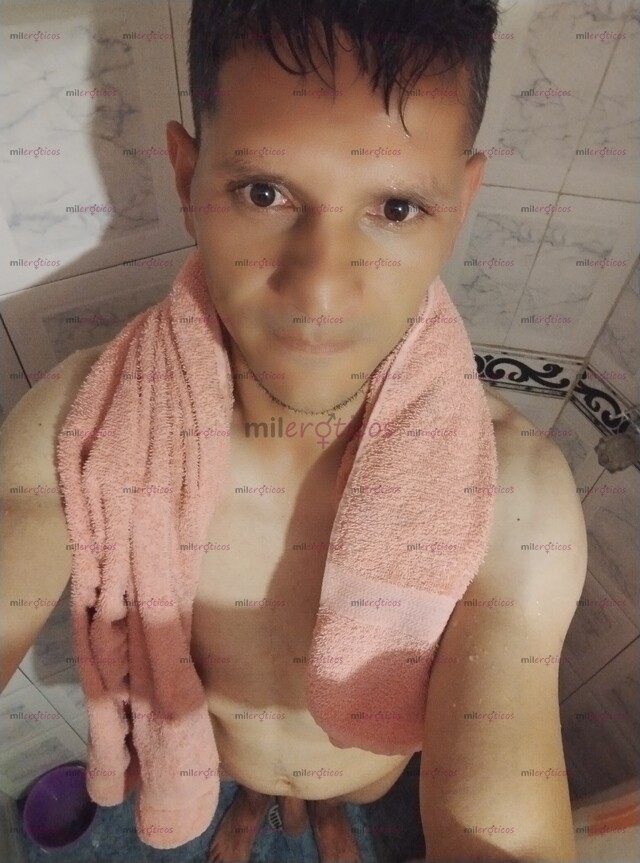 FOTOS DE CHICO ALTO GUAPO Y BIEN DOTADO PARA TI DISPUESTO A COMPLACER TODAS TUS FANTASIAS