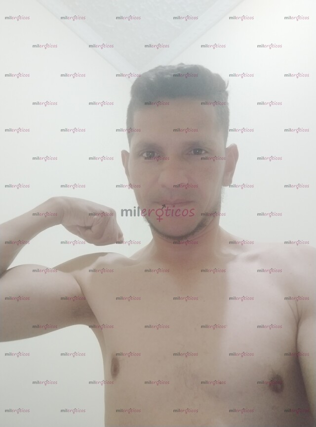FOTOS DE CHICO ALTO GUAPO Y BIEN DOTADO PARA TI DISPUESTO A COMPLACER TODAS TUS FANTASIAS