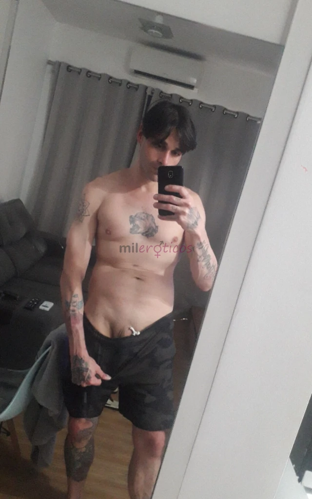Pdazer meu nome e lucas luz xxlsou um paulistano tranquilo as vezes meio timido mas sempre safado e louco por uma putaria rs nao sou muito bom em fala...