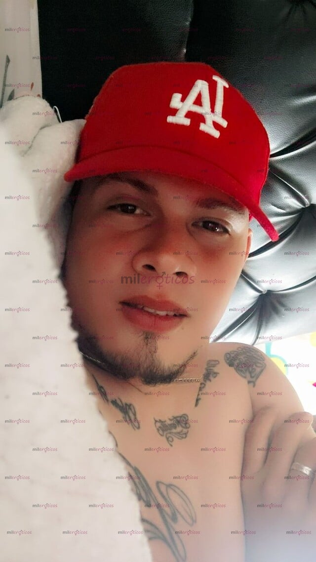 FOTOS DE JOVEN ATRACTIVO TATUADO GRAN POTENCIAL DISPUESTO A COMPLACER TODAS TUS FANTASIAS