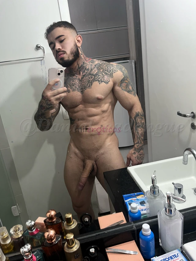 Sou kadu tenho 26 anos e 23 cm de pau sou ativotenho localpara mais fotos entre no linkhttps privacy com br kadununesonly fanshttps onlyfans com kadun...