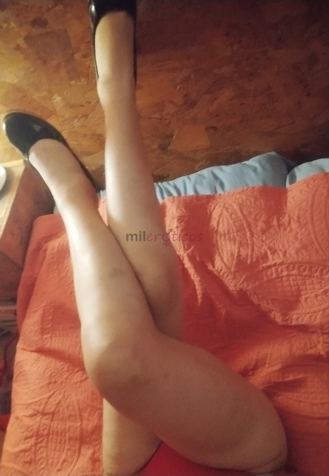 Hola mi nombre es angelica soy una colombiana madurita rellenita y muy complaciente y multiorgasmica me encanta el sexo caliente y no tengo tabues con...