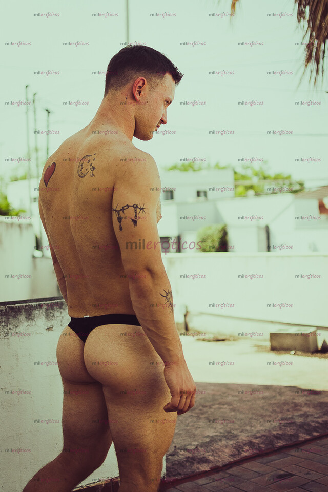 FOTOS DE ERIK SEXY. GUAPO Y MAMADO. DISPONIBLE HOY EN MTY