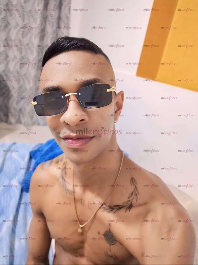 FOTOS DE MACHO LATINO VERGON, VERSÁTIL RESERVADO Y COMPLACIENTE POCOS LÍMITES