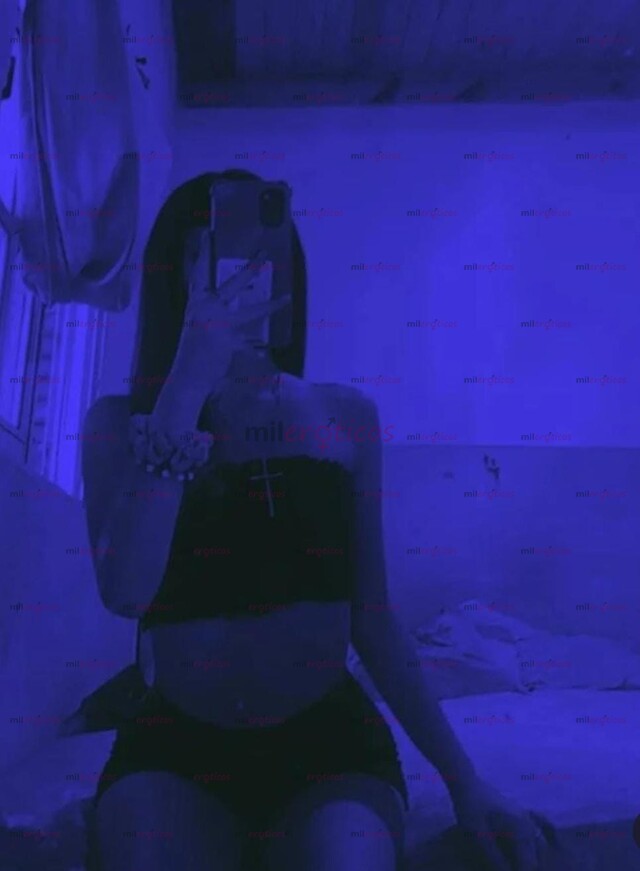 FOTOS DE LA CHICA QUE HAS ESTADO BUSCANDO PARA COMPLACER TUS DESEOS SEXUALES