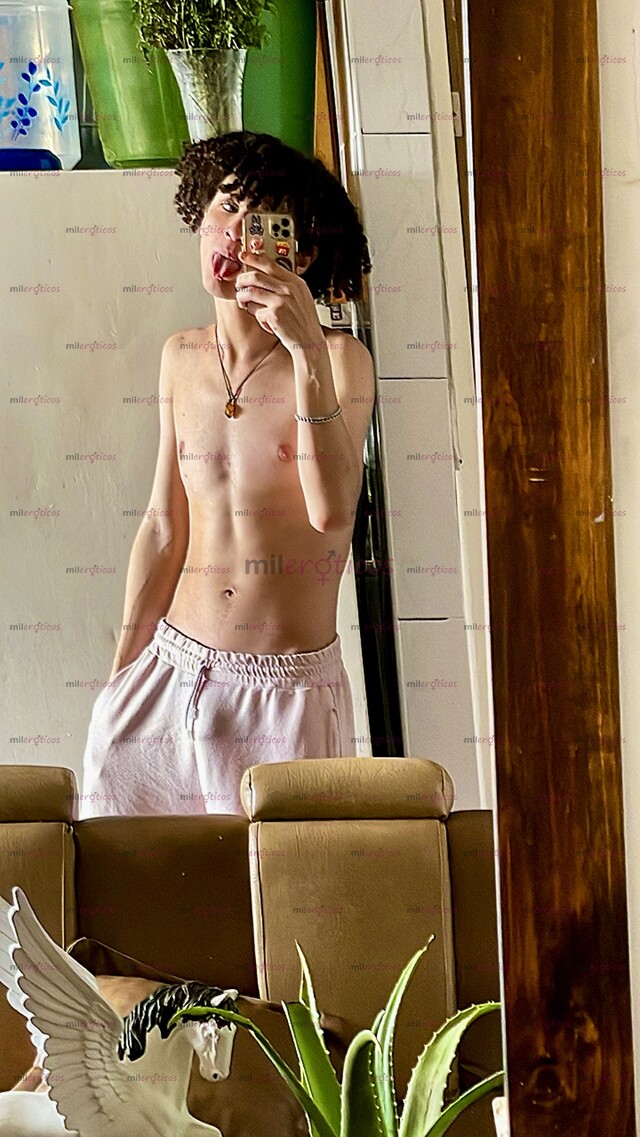 FOTOS DE JOVEN 19 AÑOS BIEN DOTADO DISPUESTO A COMPLACERTE AL MÁXIMO