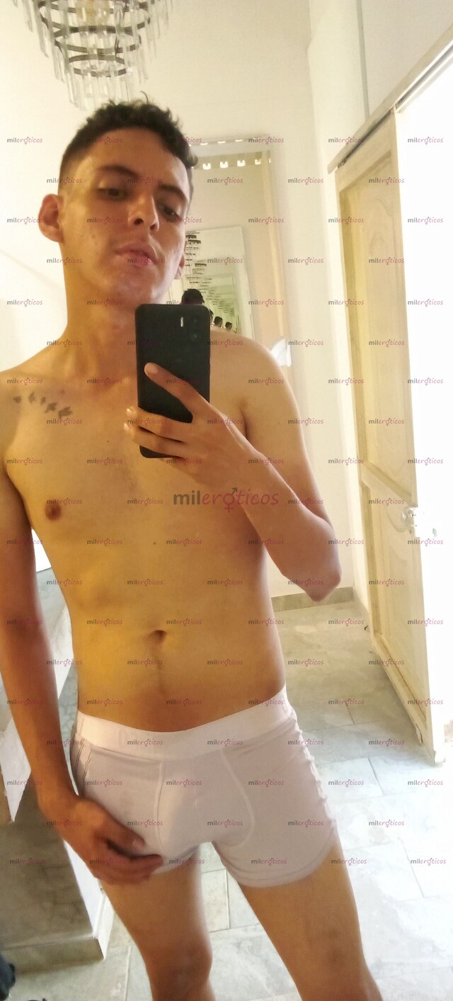 FOTOS DE DANIEL CHICO 24 AÑOS CON 19 CM PARA COMPLACERTE