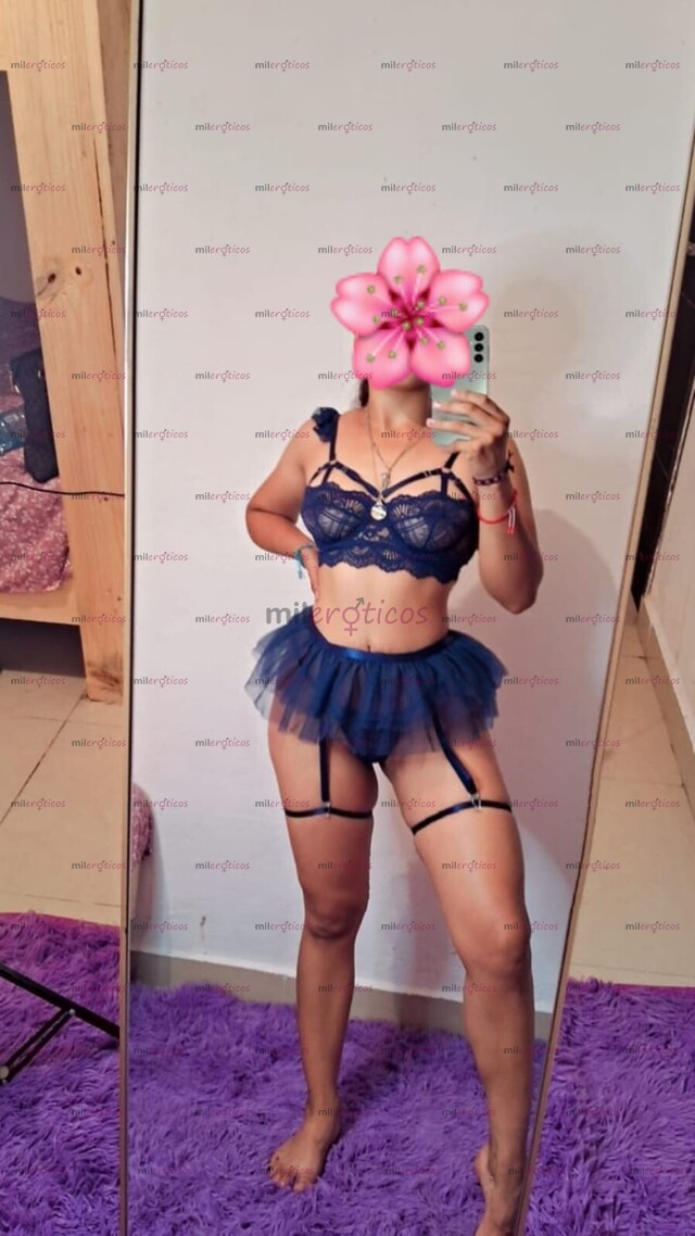 FOTOS DE VANESA SOY MORENITA, PIERNAS PRECIOSAS, NALGONCITA Y MUY COMPLACIENTE