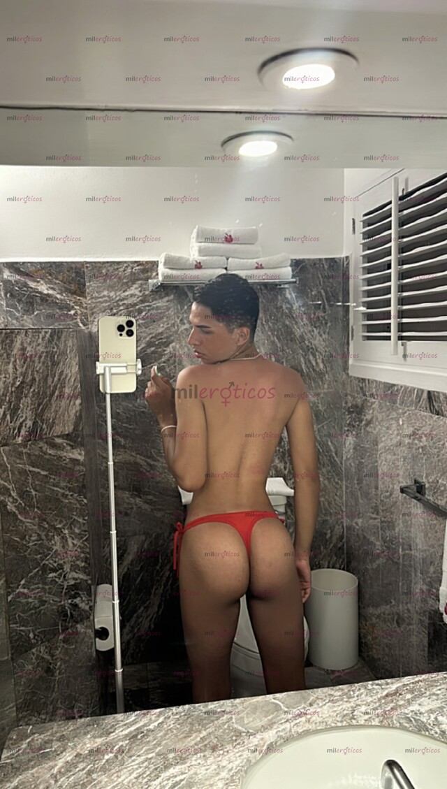 FOTOS DE CHICO DELGADO NALGÓN DISCRETO Y COMPLACIENTE 21 AÑOS Y HOY