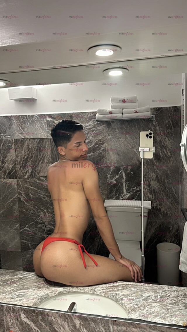 FOTOS DE CHICO DELGADO NALGÓN DISCRETO Y COMPLACIENTE 21 AÑOS Y HOY