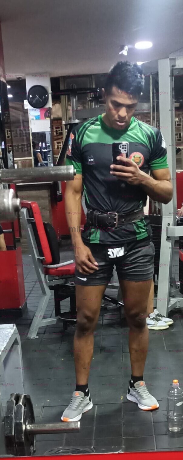 FOTOS DE MORENO ALTO, CUERPO ATLÉTICO, ATREVIDO Y CALIENTE PARA TI
