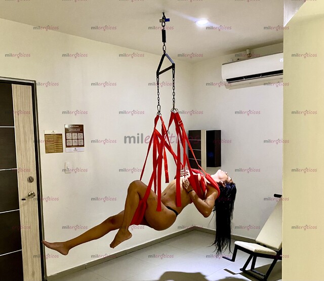 FOTOS DE MORENA IMPONENTE DOMINANTE EXPERTA EN PRIMERIZOS SADOMASOQUISMO 19 CM CON LUGAR