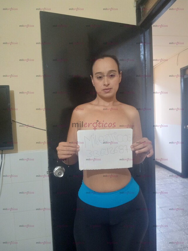 FOTOS DE MUJER HERMOSA PIERNONA Y NALGONA CON SITIO