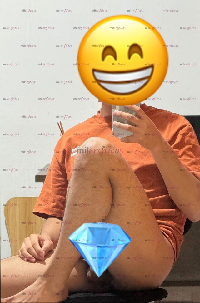 FOTOS DE ADRIÁN DISCRETO Y SÚPER COMPLACIENTE, POCOS DÍAS AQUI