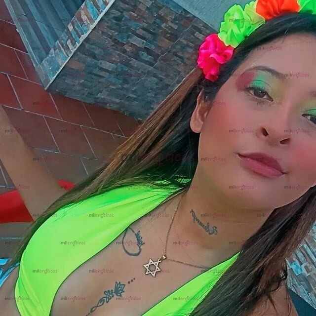 FOTOS DE EXQUISITA JOVEN PEQUEÑA DELGADA TRIPLATO ROSTRO ANGELICAL CON MÁS AMIGUITAS
