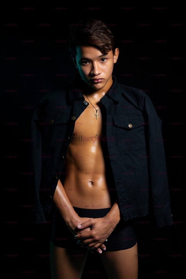 FOTOS DE MARTIN VERSATIL VERGON 19 AÑO POLLO DISPONIBLE A TODOS TUS DESEOS