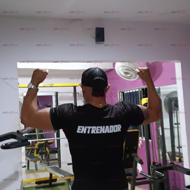 FOTOS DE SOY TU ENTRENADOR PERSONAL Y MASAJISTA EL QUE TE DEJARÁ FULL CON MASAJES