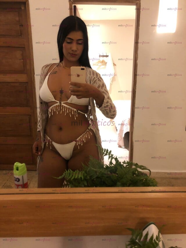 FOTOS DE TU BLANQUITA SEXY Y CULONA DE CULO NATURAL DISPUESTA A COMPLACERTE LAS 24 HORAS