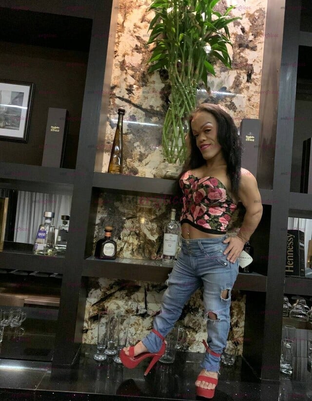 FOTOS DE LA PRIMERA ENANA TRAVESTI BAJITA EN TODO COLOMBIA