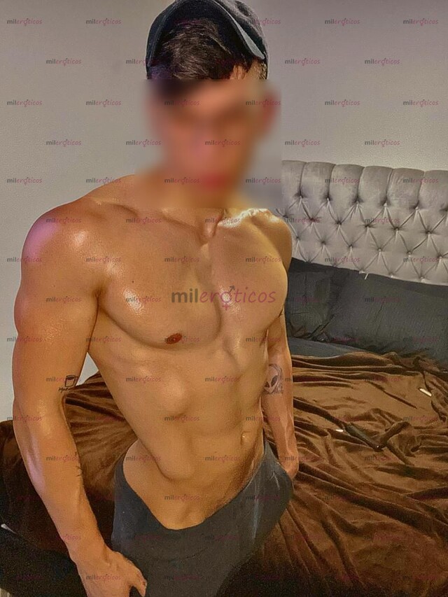 FOTOS DE TOMAS COMPLACIENTE, SEXY, EDUCADO Y ATLÉTICO