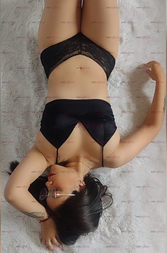 FOTOS DE ANITA MARÍA HERMOSA Y COMPLACIENTE MUJER NATURAL