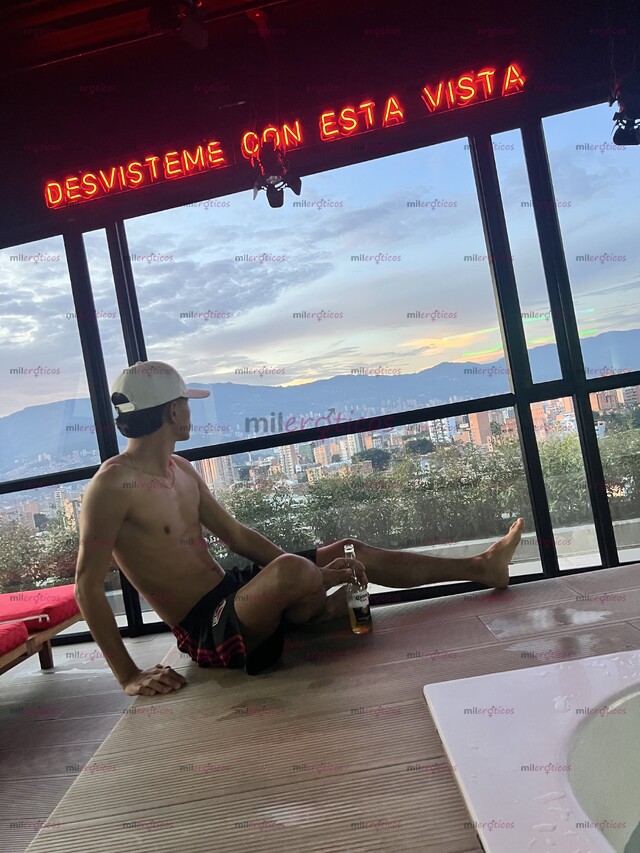 FOTOS DE CHICO JOVEN DELGADO Y VERGON DISPUESTO A COMPLACERTE