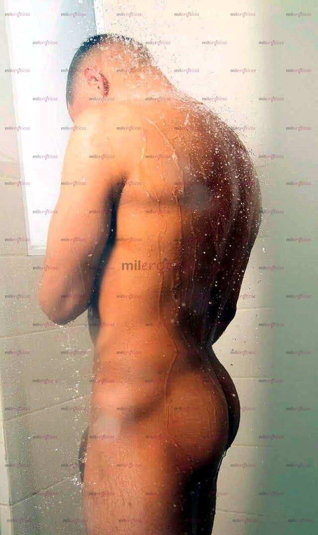 FOTOS DE MORENO DOTADO PULCLO BUEN SEXO BESOS CARICIAS LECHE EN BOCA