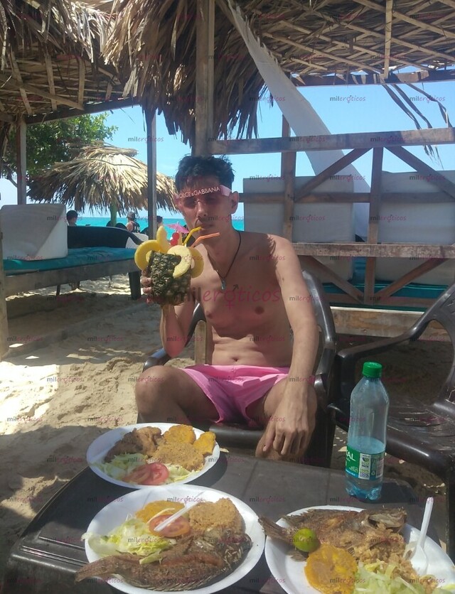 FOTOS DE CHICO CON GANAS DE COMPLACERTE Y MUY ARRECHO