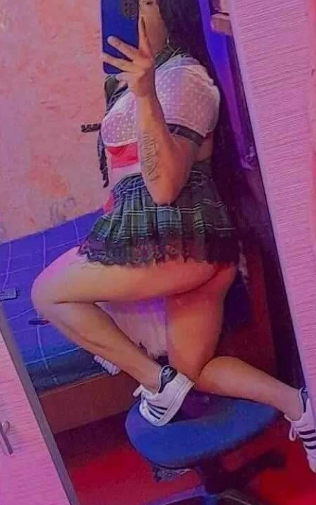 Chica colombiana recien iniciada mi servicio es de caricias bailes eroticos e interaccion soy alta y delgada muy estilizada de cuerpo muy tonificada c...