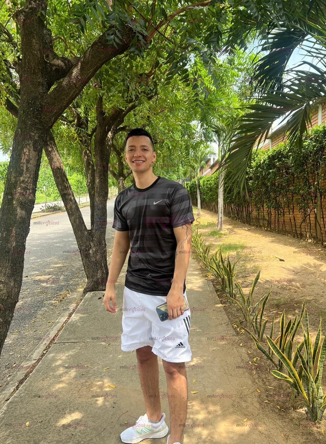 FOTOS DE JOVEN VERGON SIMPATICO LECHERO ACTIVO ESCRÍBEME Y CUADREMOS