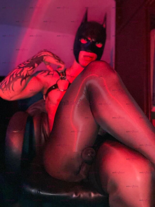 FOTOS DE HOMBRE ATLÉTICO ATRACTIVO Y MUY MORBOSO