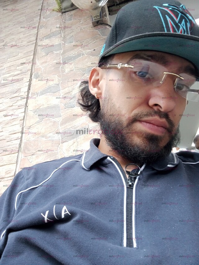 FOTOS DE BARBERO PROFESIONAL Y ASESORÍA DE IMAGEN