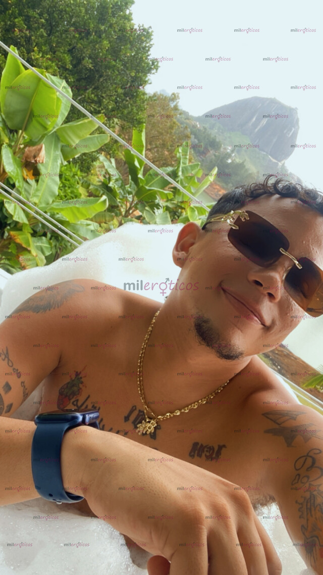 FOTOS DE HOLA SOY ANDRES MODELO VIP COSTEÑO VERGON DE 24 CM LECHERO Y ARRECHO