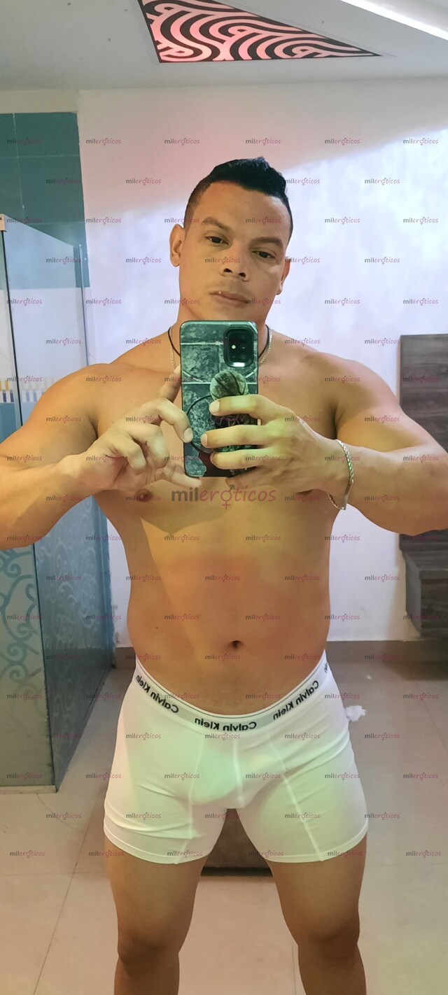 FOTOS DE KRYSTHIAN MASAJISTA CORPORAL Y EROTICO PROFECIONAL DE PASO EN BARRANQUILLA