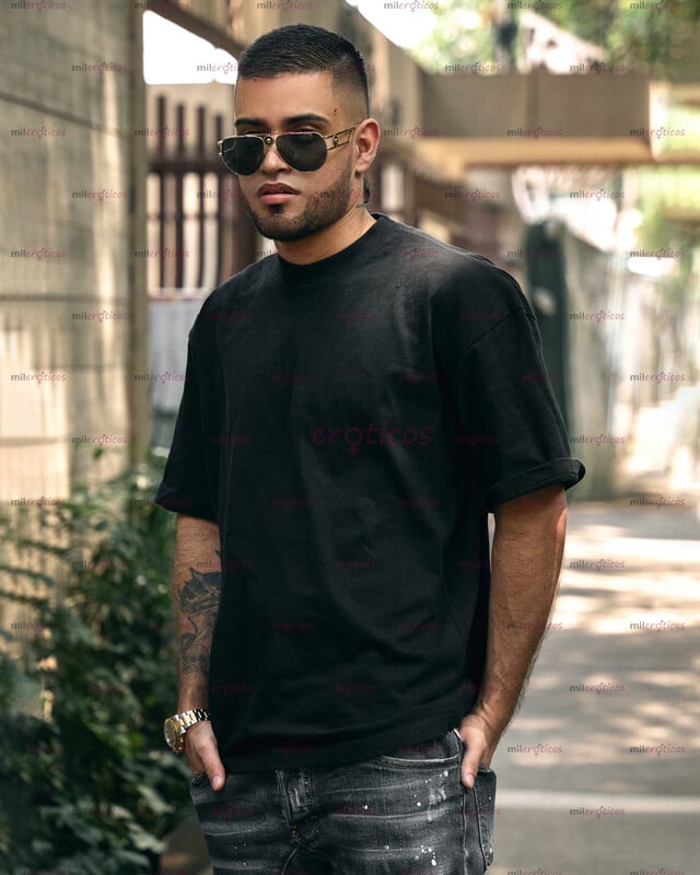FOTOS DE ACTIVO, DISCRETO, VARONIL Y GUAPO CON VERGA XL DE 20 CM