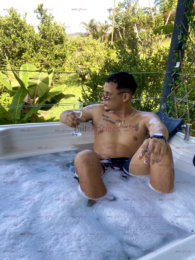 FOTOS DE HOLA SOY ANDRES MODELO VIP COSTEÑO VERGON DE 24 CM LECHERO Y ARRECHO