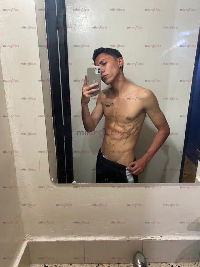 FOTOS DE JOVEN VERSÁTIL MÁS PASIVO ARRECHO CON GANAS DE PASAR EL RATO
