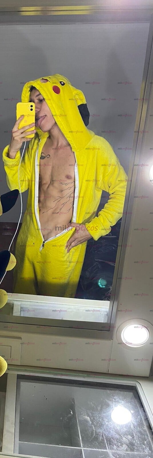 FOTOS DE JOVEN VERSÁTIL MÁS PASIVO ARRECHO CON GANAS DE PASAR EL RATO
