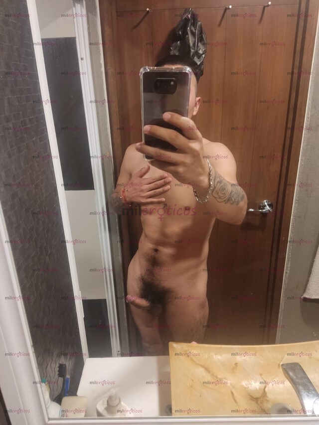 FOTOS DE JOVEN LLENO DE COLÁGENO Y ENERGÍA LISTO PARA HACERTE DISFRUTAR Y GOZAR