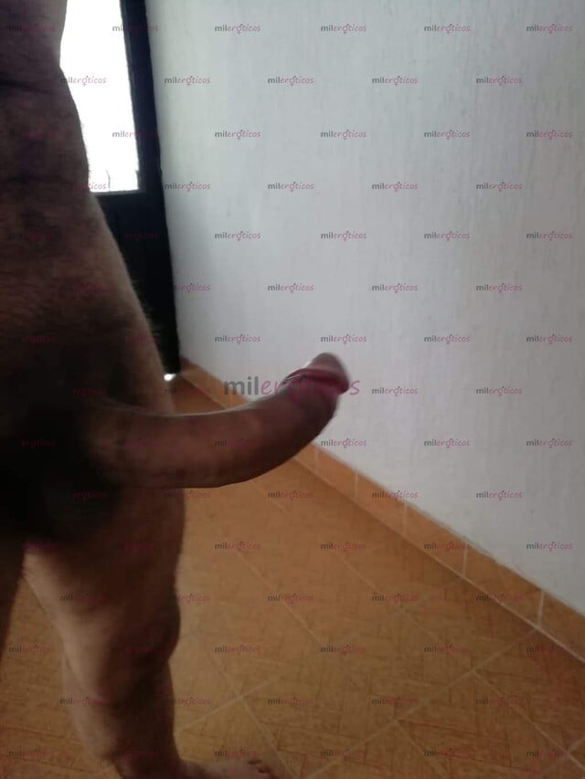 FOTOS DE MADURO Y SU CURVO CHIMBO ENGRASADO PARA IR DIRECTO A TU CULO