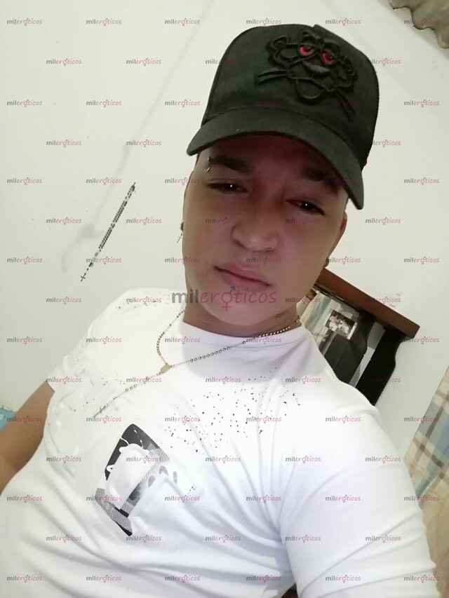 FOTOS DE SOY UN MORENITO DE TAN SÓLO 29 AÑITOS..........................??????