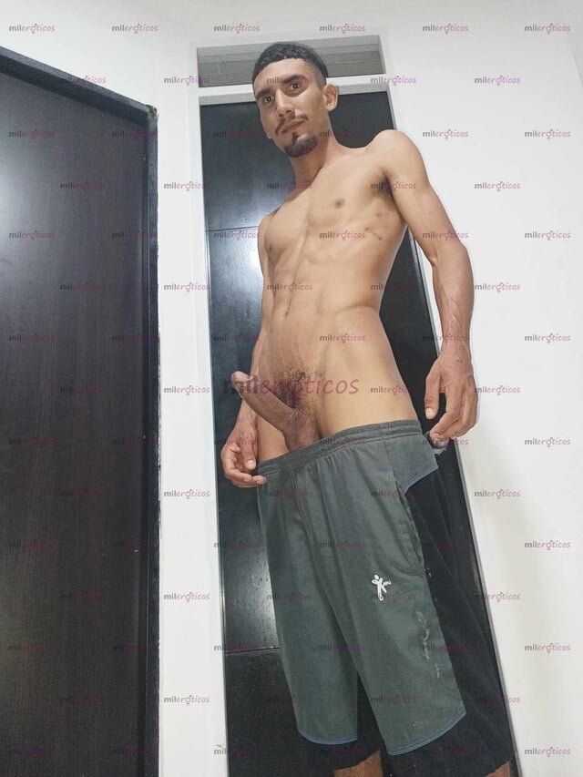 FOTOS DE SOY ABRAHAM TENGO 23 AÑOS Y 20 CM DE POLLA MUY ARRECHO ACTIVO ESCRIBEME