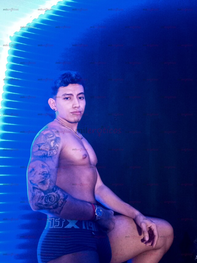 FOTOS DE HOLA MI NOMBRE ES ALEJANDRO TENGO 24 AÑOS,SOY UN CHICO COLOMBIANO
