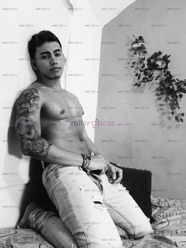 FOTOS DE HOLA MI NOMBRE ES ALEJANDRO TENGO 24 AÑOS,SOY UN CHICO COLOMBIANO
